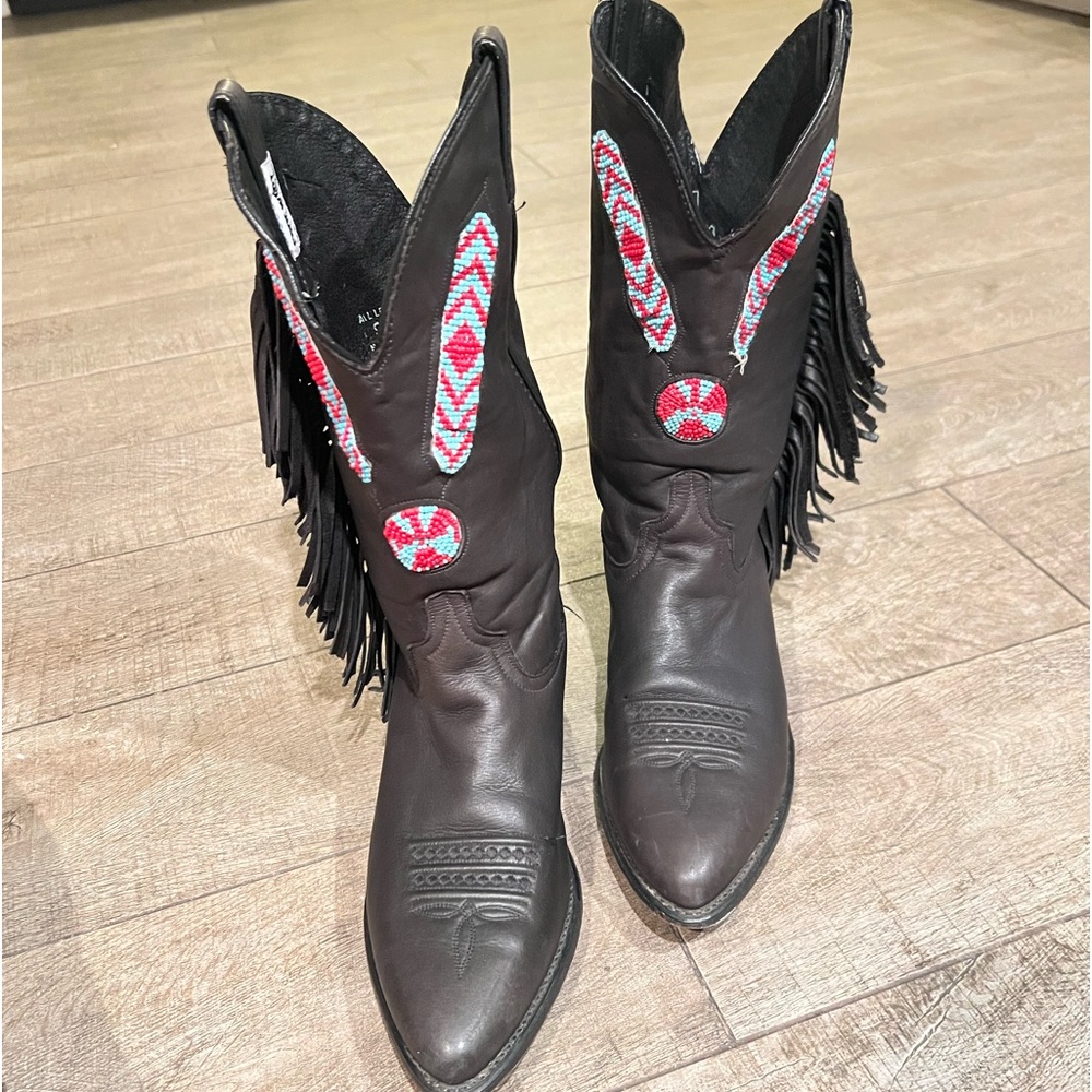 Vintage western Code West boots with fringe and bead embellishments Size 9!